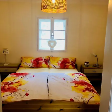 Naturfreundehaus Wallersee Bed & Breakfast *