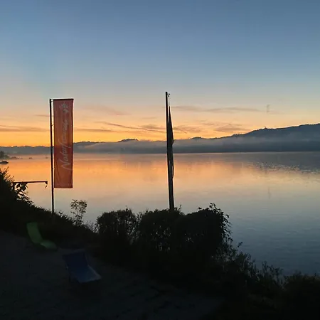 Naturfreundehaus Wallersee Bed & Breakfast Helming