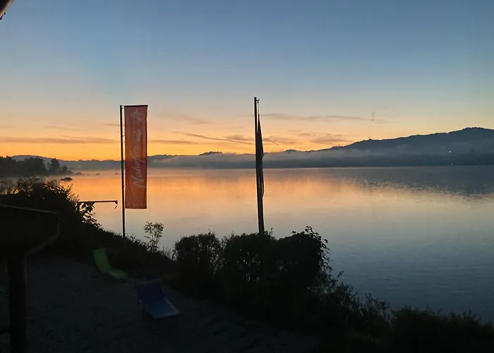 Naturfreundehaus Wallersee Bed & Breakfast Helming